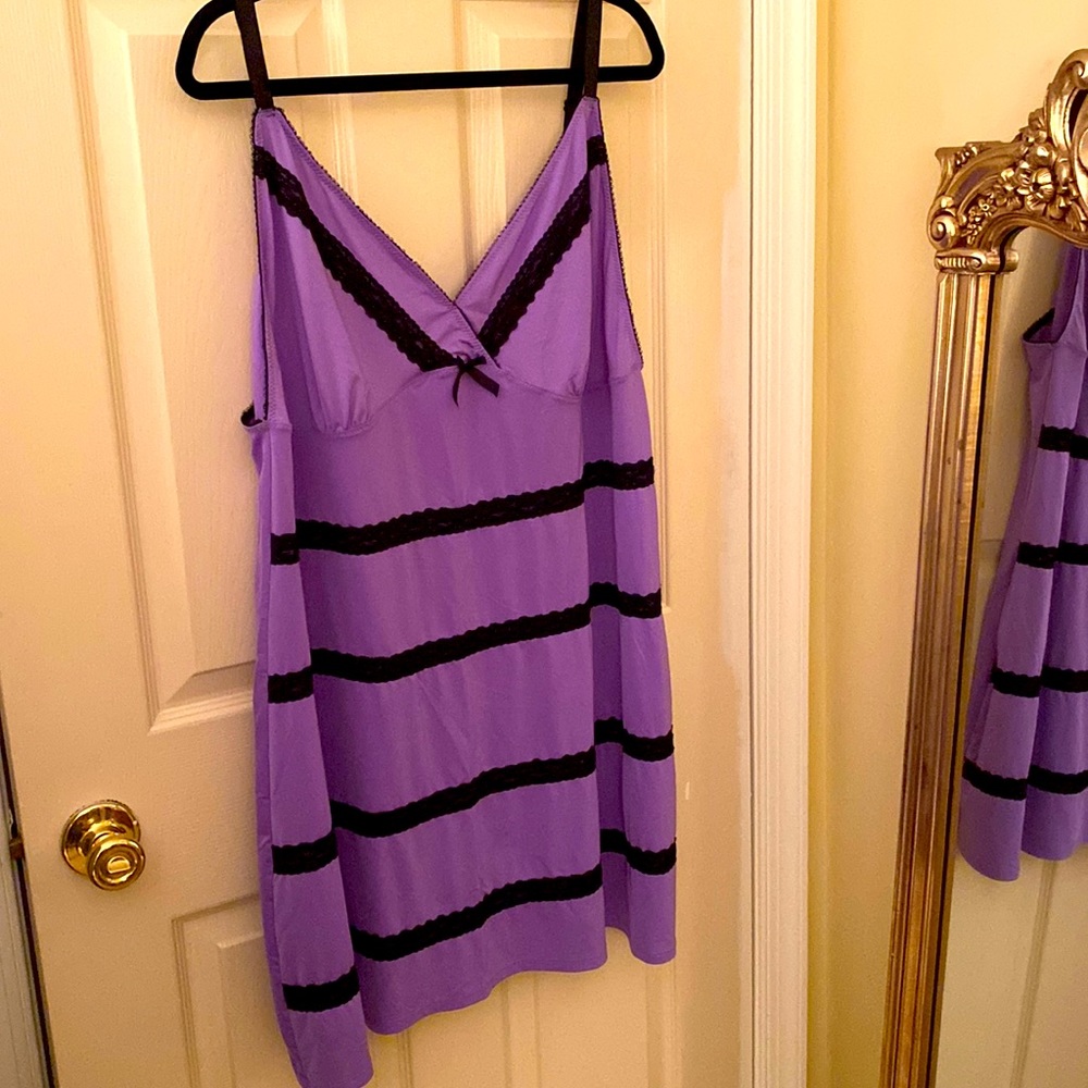 Avenue Lingerie 30 32 Sexy purple and black lace Nightie